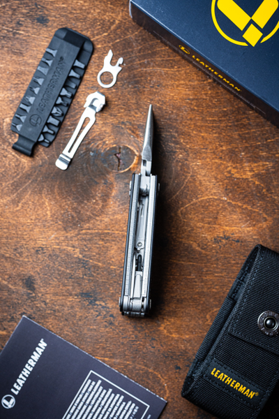 Leatherman Charge + с чехлом на кнопке, клипсой и битами