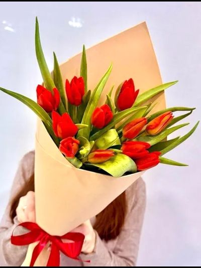 Букет из 11 красных тюльпанов