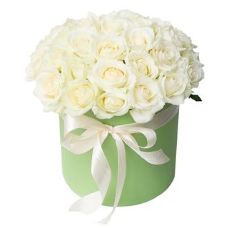 Коробка с белыми розами
