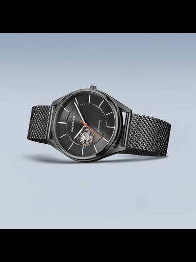 Наручные часы Bering 16743-377