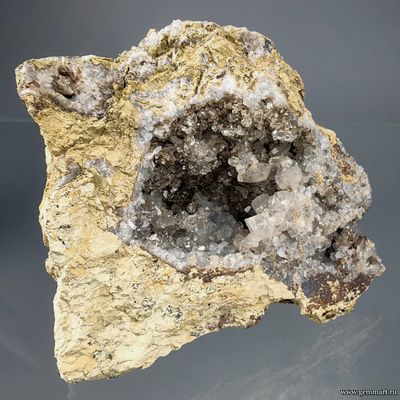 Целестин и кальцит. Дагестан. Россия. 70*43*60мм