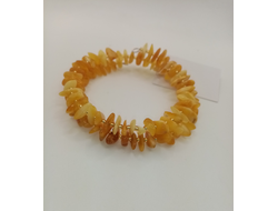 Браслет на пружине двойной из матового янтаря