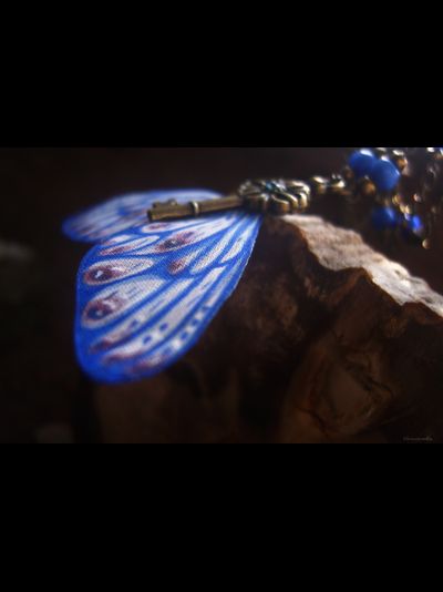 "Ключик от неба", бохо-подвеска с сапфиром и шёлковыми крылышками феи