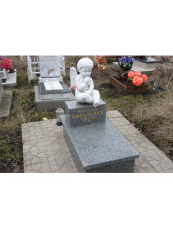 Фото детский памятник с маленьким ангелом на могилу в СПб