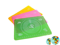 КОВРИК СИЛИКОНОВЫЙ С РАЗЛИНОВКОЙ 40*50 СМ , ТОЛЩИНА 1 ММ, ЦВЕТА МИКС