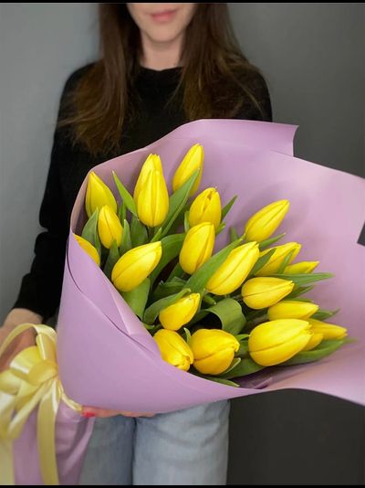 Букет из 21 желтого тюльпана