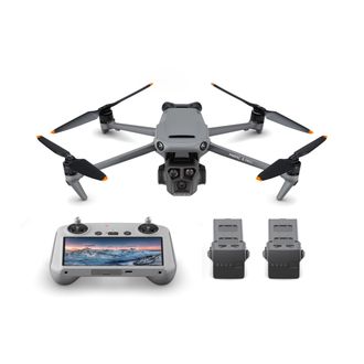 DJI Mavic 3 Pro Fly More Combo (DJI RC) квадрокоптер