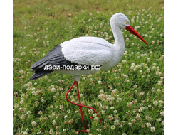 Аист с грудкой 90*75см  2,9кг  2860/012664*  Фигура из полистоуна отличается повышенной прочностью и износостойкостью, устойчива к воздействию влаги, UF-лучей и других разрушающих факторов внешней среды.