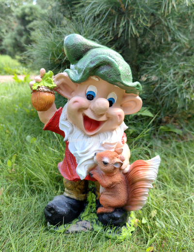 Гном Эльф с белочкой 39*24см  1,9кг   полистоун Россия  2174/091041-3