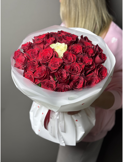 Букет из 35 красных роз