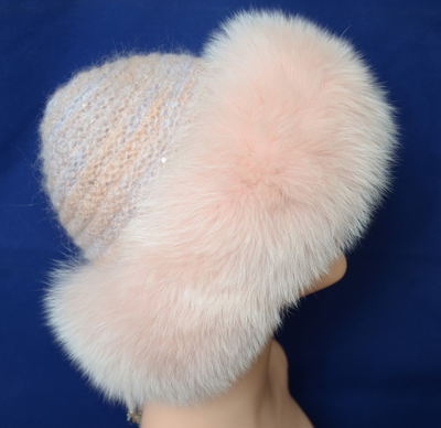 шапка с мехом розовая
