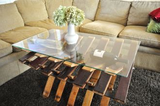 Деревянные бочки столы