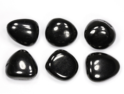 Гагат, галтовка в ассортименте, Забайкалье (19-21 мм, 3-4 г) №27016