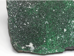 Уваровит кристаллы на породе, Урал (94*87*55 мм, 812 г) №25871