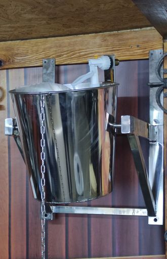 Обливное устройство 23 л. с кронштейном AISI 304