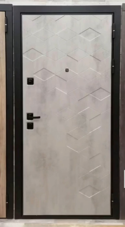 ЙОШКАР-ОЛА. АНТАРЕС. СТАЛЬ 2 мм. МАНЧЕСТЕР (ТРЕХКОНТУРНАЯ). БЕТОН СВЕТЛЫЙ/ БЕЛЫЙ МАТОВЫЙ с ЧЕРНЫМ МОЛДИНГОМ. ПОВЫШЕННАЯ ТЕПЛО- И ЗВУКОИЗОЛЯЦИЯ.