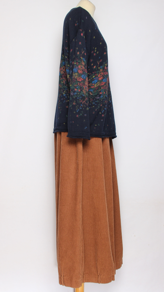 Джемпер ХЛОПОК "РОССЫПЬ ЦВЕТОВ" L-857  шоколад, т.синий до р.52