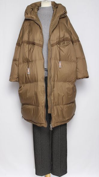 Пуховик дутый "Стропы" удлинённый бежевый до р.54