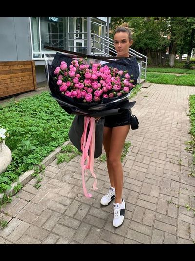 БУКЕТ ИЗ ПИОНОВИДНОЙ РОЗЫ