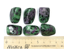 Корунд красный в цоизите, галтовка в ассортименте (светится в УФ), Танзания (25-28 мм, 13-14 г) №22740