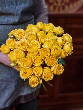 Кустовая роза Россия 50 см 15 шт