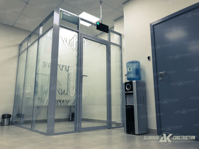 Офисные стационарные перегородки из профиля SP32 (цена после расчета)