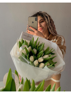 Букет из белых тюльпанов
