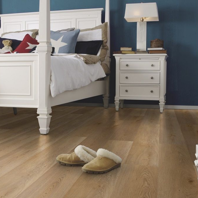 Виниловый пол Wineo 400 Wood Energy Oak Warm MLD00114 в интерьере комнаты