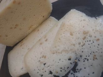 Сыр из козьего молока полутвердый Мунлайт | ферма СытникЪ