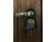 Дверь металлическая "ВИКИНГ" лиственница мореная + черная патина/слоновая кость + черная патина