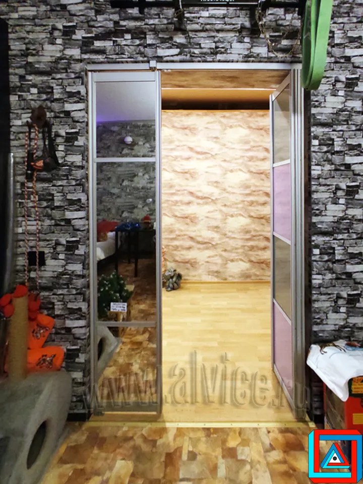 Все створки на едином верхнем треке