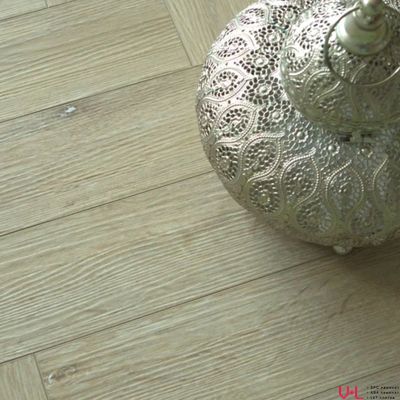 SPC ламинат Respect Дуб Натур светлый 2303 43 класс толщина 4 мм с фаской замковый 1.452 м2