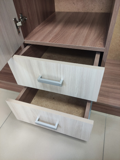 Шкаф распашной  3-х дверный "Тополь" с зеркалом  1200 мм (Бр)