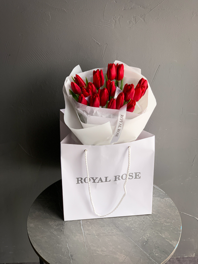 Букет красных тюльпанов "Роскошный" 15 шт