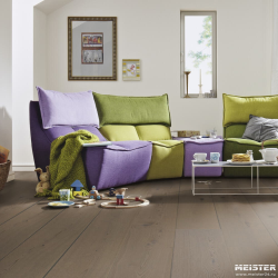 Паркетная доска Meister Дуб Аутентик Серая глина 8901 в интерьере