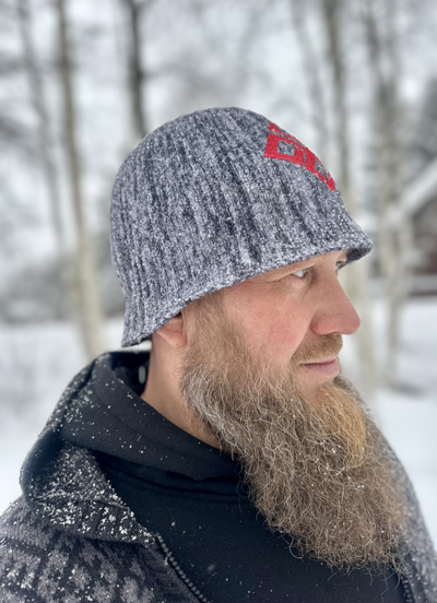 Шапка банная - шерсть мериноса 100% вязаная с вышивкой