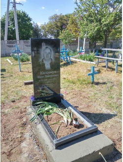 Дешевый прямой вертикальный памятник