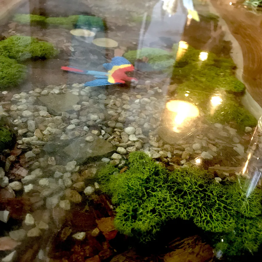 Стол-река банкетный с тематической заливкой "Африка". Работа spilcenter.com для сети семейных кафе "Андерсон", г. Москва