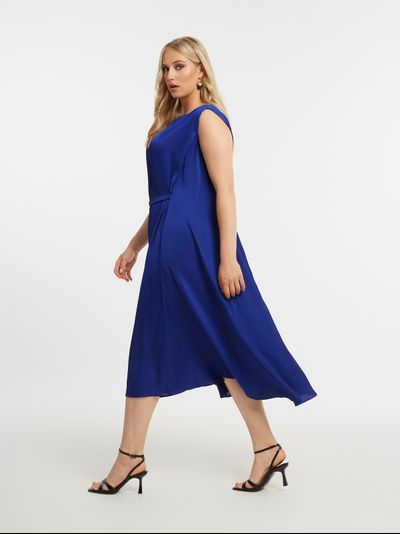 Нарядное платье с поясом