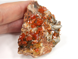 Ванадинит, кристаллы на породе, Марокко (55*37*25 мм, 46 г) №35886