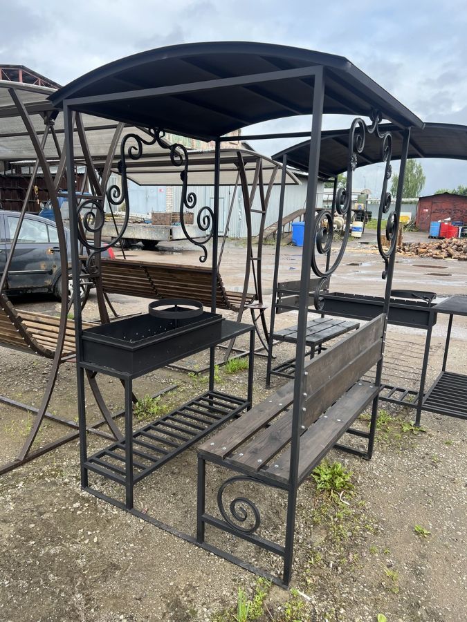 Мангал из металла в Пскове