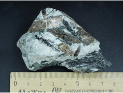 Лампрофиллит, Кольский п-ов, Хибины (78*47*32 мм, 148 г) №26373