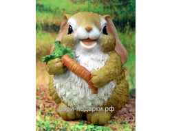 Зайка с морковкой 20*16см    0,5кг   полистоун Россия  789-012451