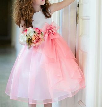 Детское нарядное платье бело розового цвета для девочки на выпускной