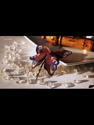 Летняя заколка из шёлка "Бабочка Летучая Искра"