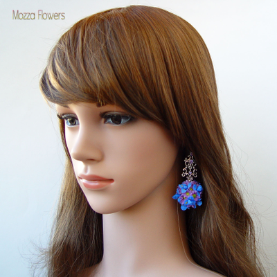 Серьги с ирисами и хризантемами.