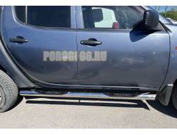 Пороги труба с проступью d76 для Mitsubishi L200 (2015-2019)