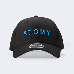 Черная кепка Atomy — стильный аксессуар для защиты от солнца.