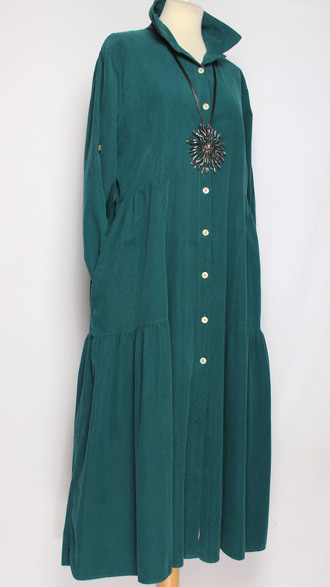 Платье-рубашка Бохо "Вельвет карманы ярусы" изумруд, бирюза до р.52