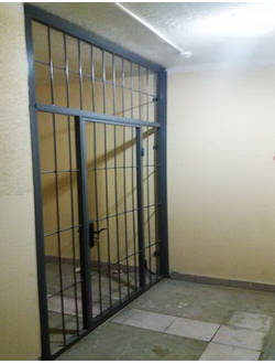 Металлические решетчатые тамбурные двери для технических и подъездных помещений